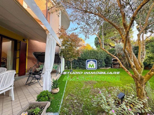 casa indipendente in vendita a Paderno Dugnano in zona Cassina Amata