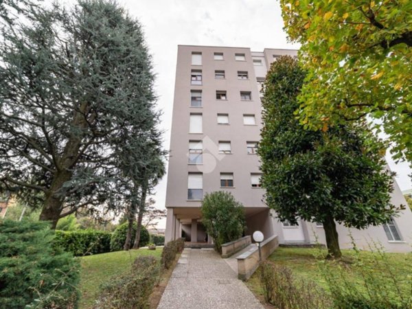 appartamento in vendita a Paderno Dugnano in zona Cassina Amata