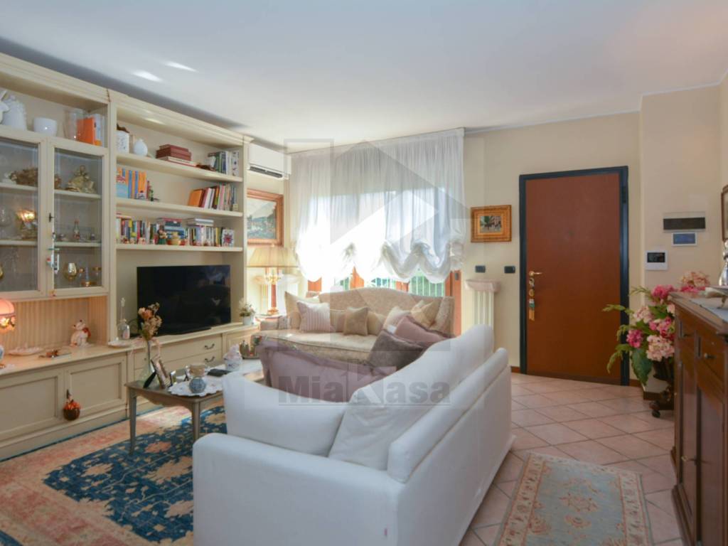 appartamento in vendita a Paderno Dugnano in zona Cassina Amata