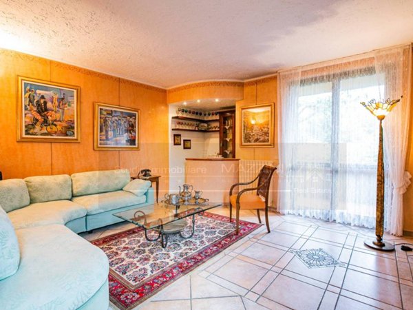 casa indipendente in vendita a Paderno Dugnano in zona Calderara