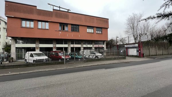 locale di sgombero in vendita a Paderno Dugnano