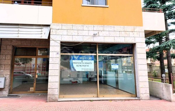 negozio in vendita a Paderno Dugnano