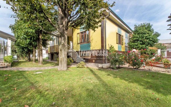 casa indipendente in vendita a Paderno Dugnano