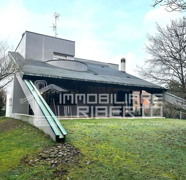 casa indipendente in vendita a Paderno Dugnano