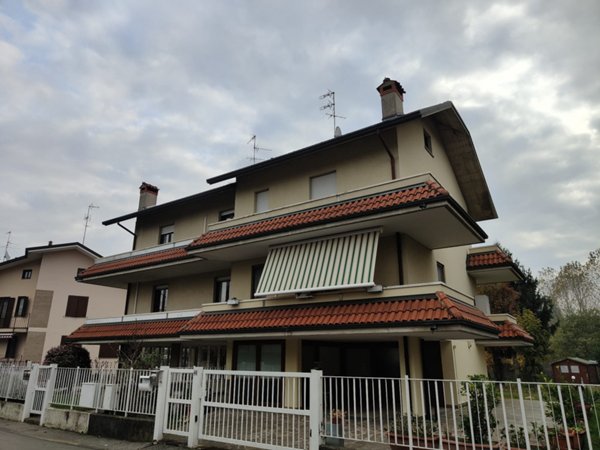 casa indipendente in vendita a Paderno Dugnano
