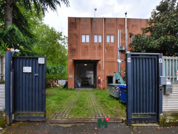 locale commerciale in vendita a Paderno Dugnano in zona Palazzolo Milanese