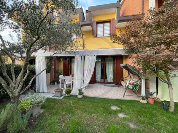 casa indipendente in vendita a Paderno Dugnano in zona Cassina Amata