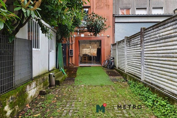 locale commerciale in vendita a Paderno Dugnano