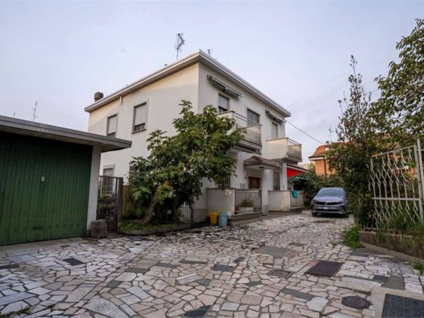 appartamento in vendita a Paderno Dugnano in zona Calderara