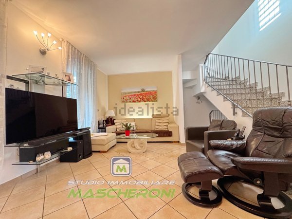 casa indipendente in vendita a Paderno Dugnano in zona Cassina Amata