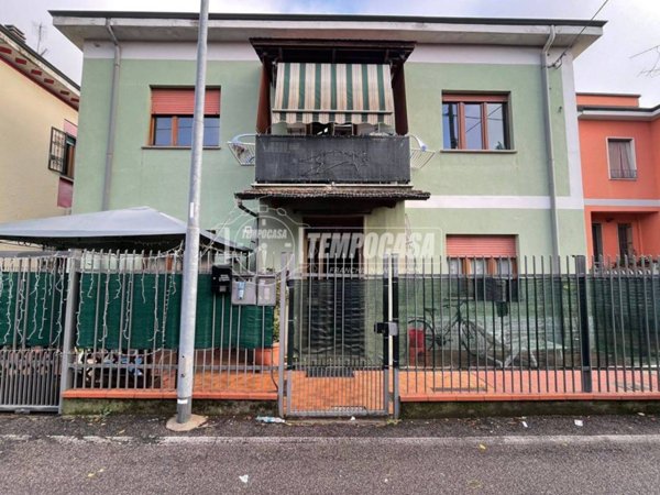 appartamento in vendita a Paderno Dugnano in zona Calderara