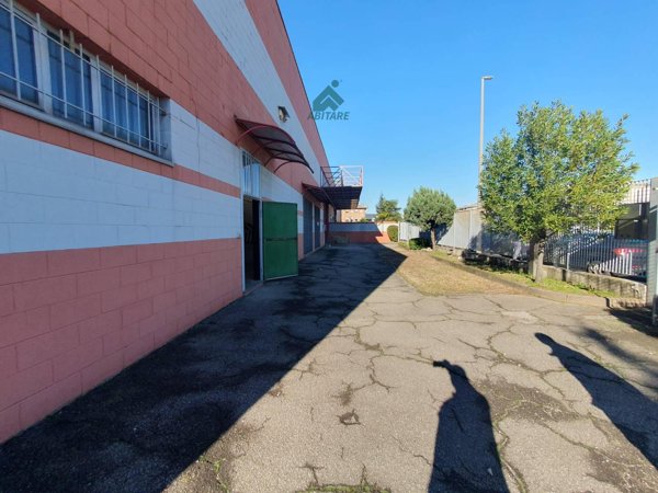 capannone in vendita a Paderno Dugnano