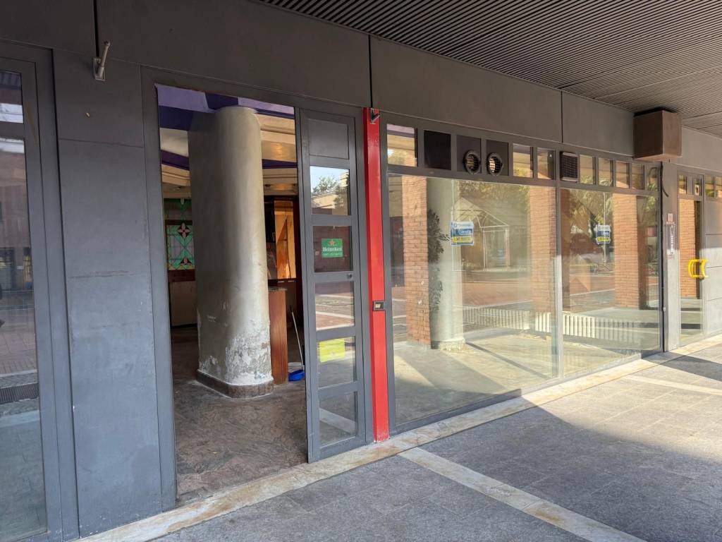 negozio in vendita a Paderno Dugnano