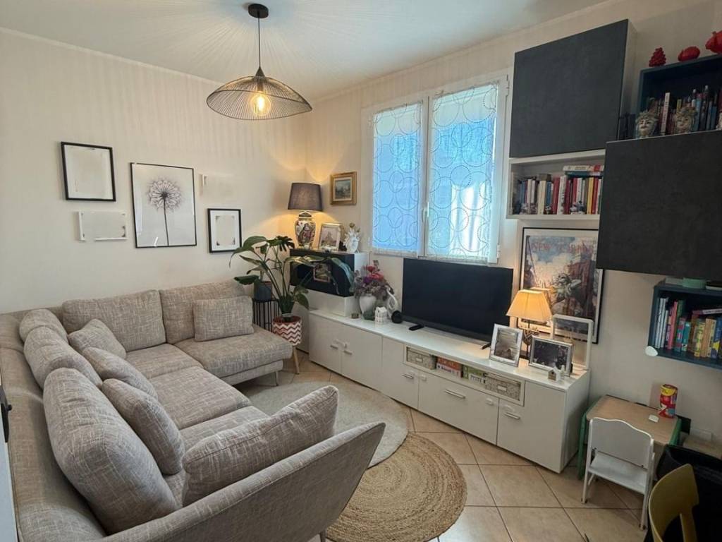 appartamento in vendita a Paderno Dugnano in zona Cassina Amata