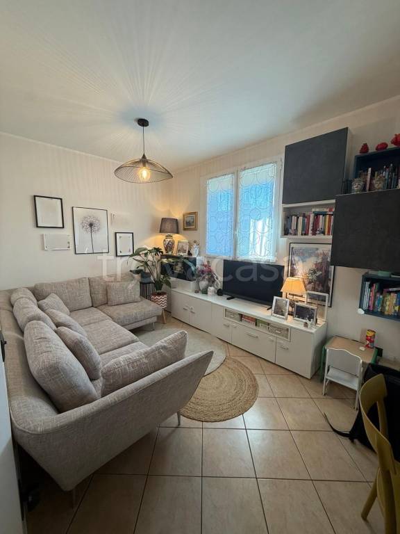 appartamento in vendita a Paderno Dugnano in zona Cassina Amata