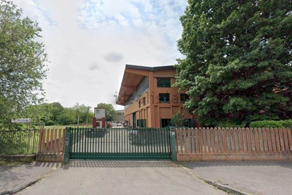 locale di sgombero in vendita a Paderno Dugnano