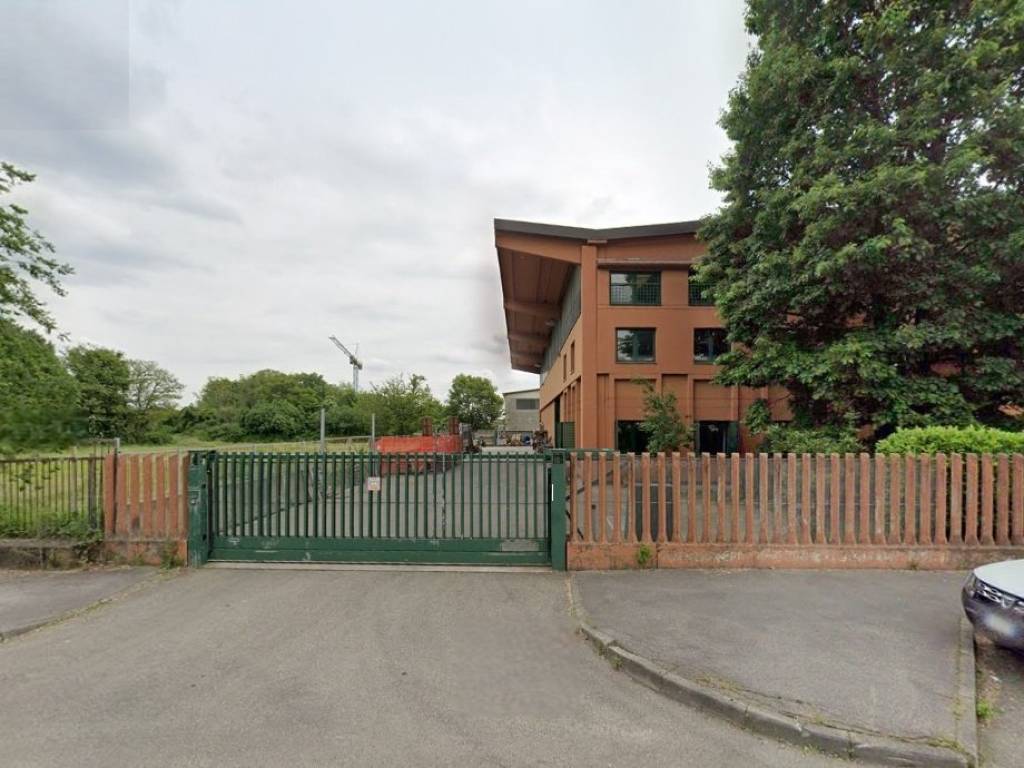 locale commerciale in vendita a Paderno Dugnano