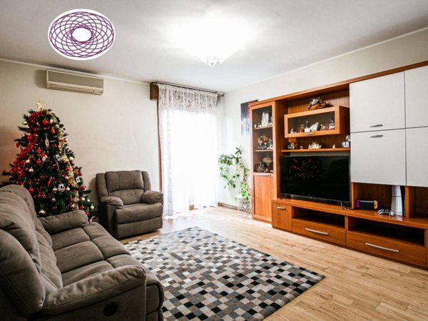 appartamento in vendita a Paderno Dugnano in zona Incirano