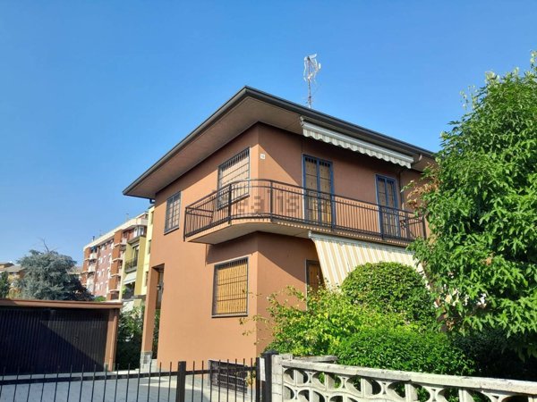 casa indipendente in vendita a Paderno Dugnano in zona Palazzolo Milanese