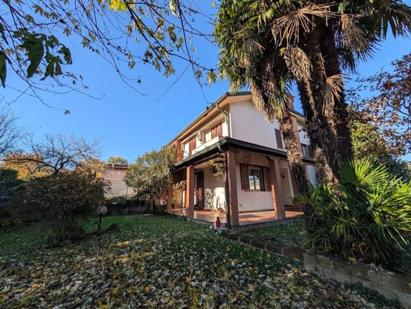 casa indipendente in vendita a Paderno Dugnano