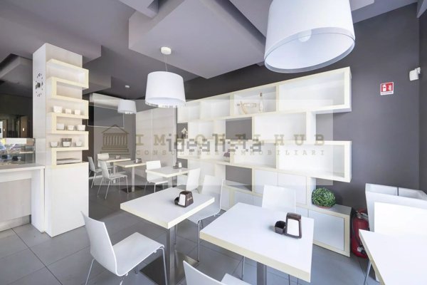 locale commerciale in vendita a Paderno Dugnano