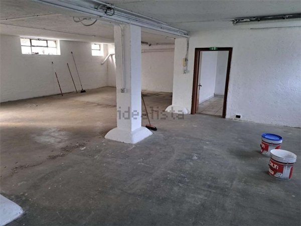 locale di sgombero in vendita a Paderno Dugnano