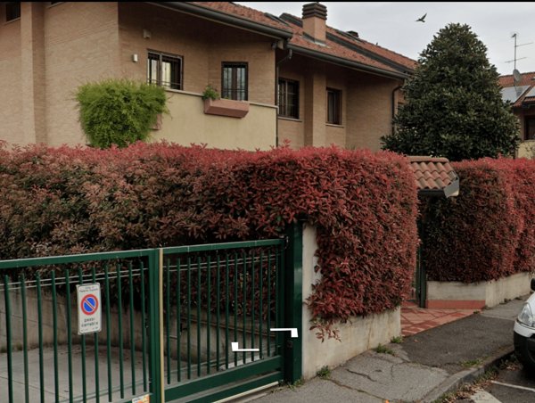 casa indipendente in vendita a Paderno Dugnano in zona Calderara