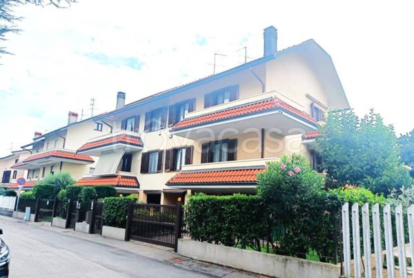 casa indipendente in vendita a Paderno Dugnano