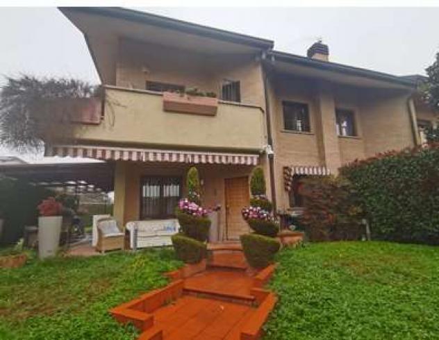 casa indipendente in vendita a Paderno Dugnano in zona Calderara