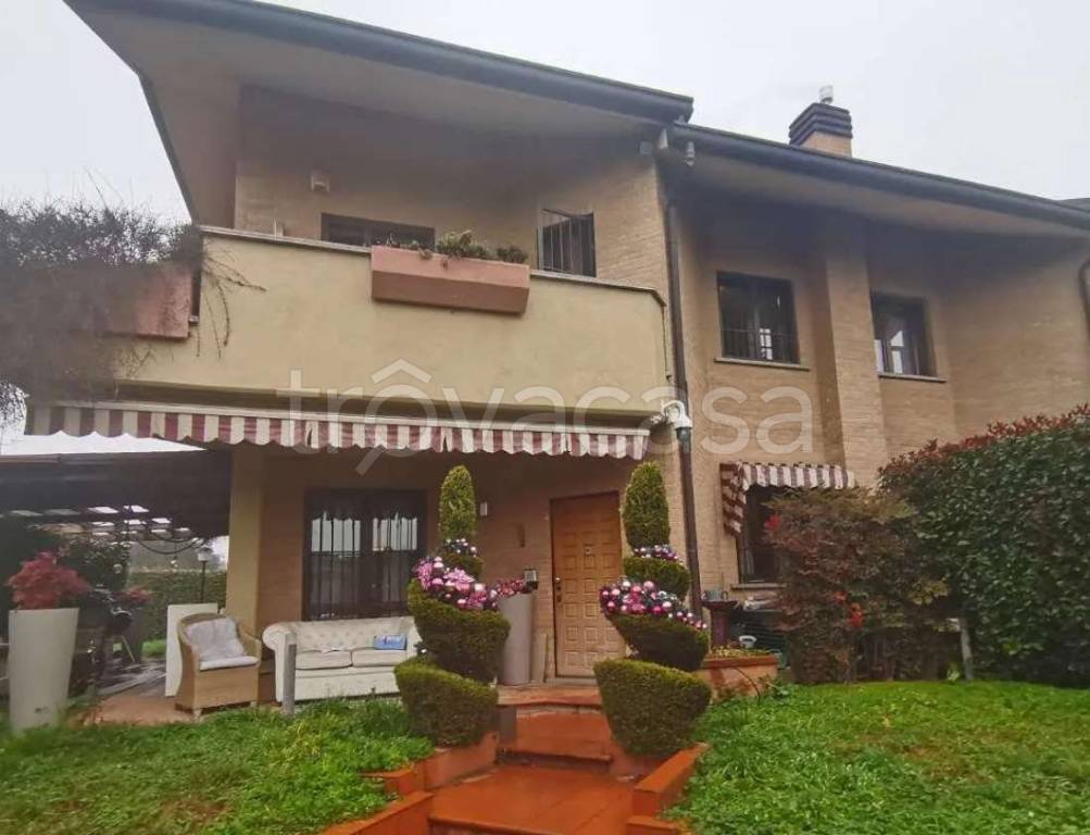 casa indipendente in vendita a Paderno Dugnano in zona Calderara