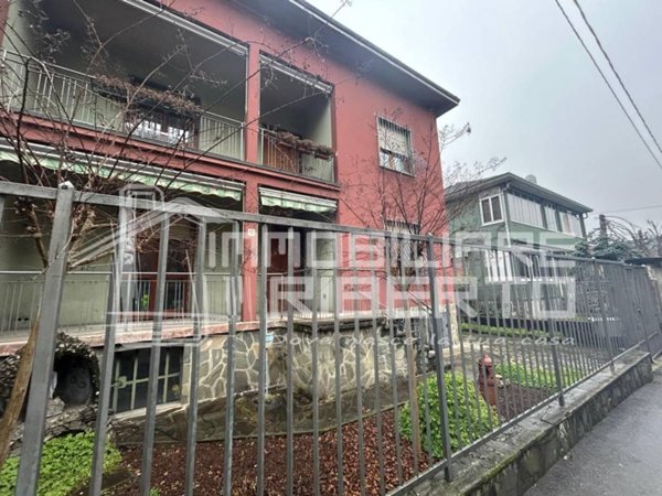 casa indipendente in vendita a Paderno Dugnano in zona Incirano