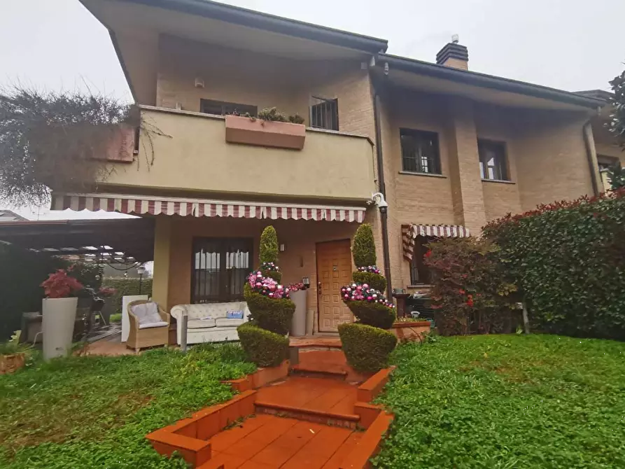 casa indipendente in vendita a Paderno Dugnano in zona Calderara