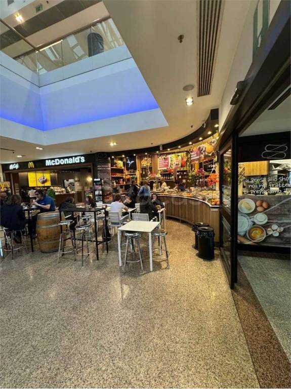 negozio in vendita a Paderno Dugnano in zona Calderara