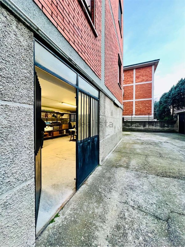 locale di sgombero in vendita a Paderno Dugnano