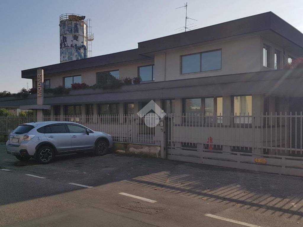 capannone in vendita a Paderno Dugnano in zona Palazzolo Milanese