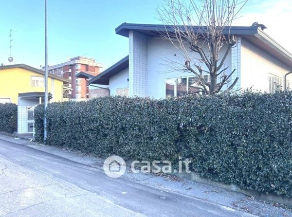 casa indipendente in vendita a Paderno Dugnano in zona Incirano
