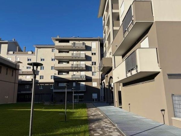 appartamento in vendita a Paderno Dugnano in zona Palazzolo Milanese