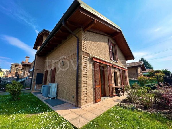 casa indipendente in vendita a Paderno Dugnano in zona Palazzolo Milanese