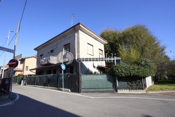 quadrivano in vendita a Paderno Dugnano