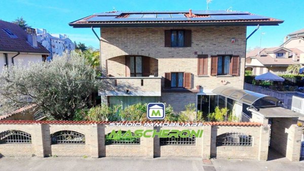 casa indipendente in vendita a Paderno Dugnano