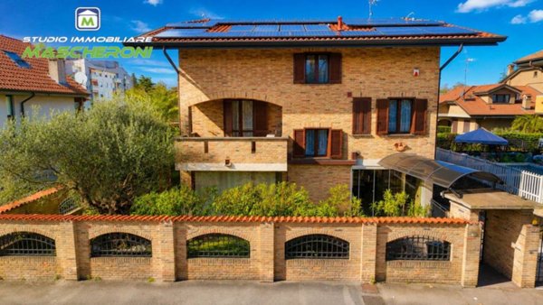 casa indipendente in vendita a Paderno Dugnano