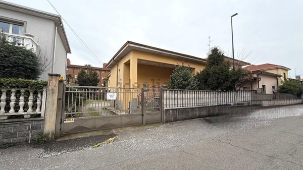 casa indipendente in vendita a Paderno Dugnano in zona Cassina Amata
