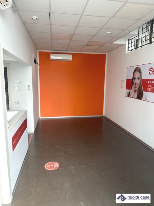 negozio in vendita a Paderno Dugnano