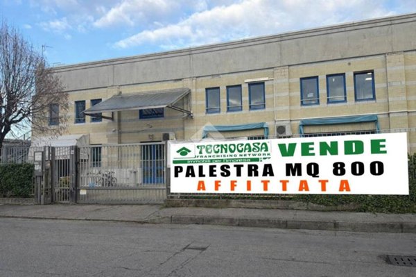 locale commerciale in vendita a Paderno Dugnano