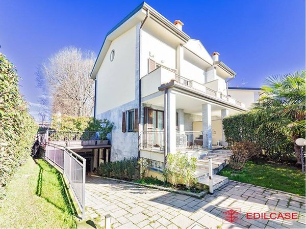 casa indipendente in vendita a Paderno Dugnano in zona Palazzolo Milanese