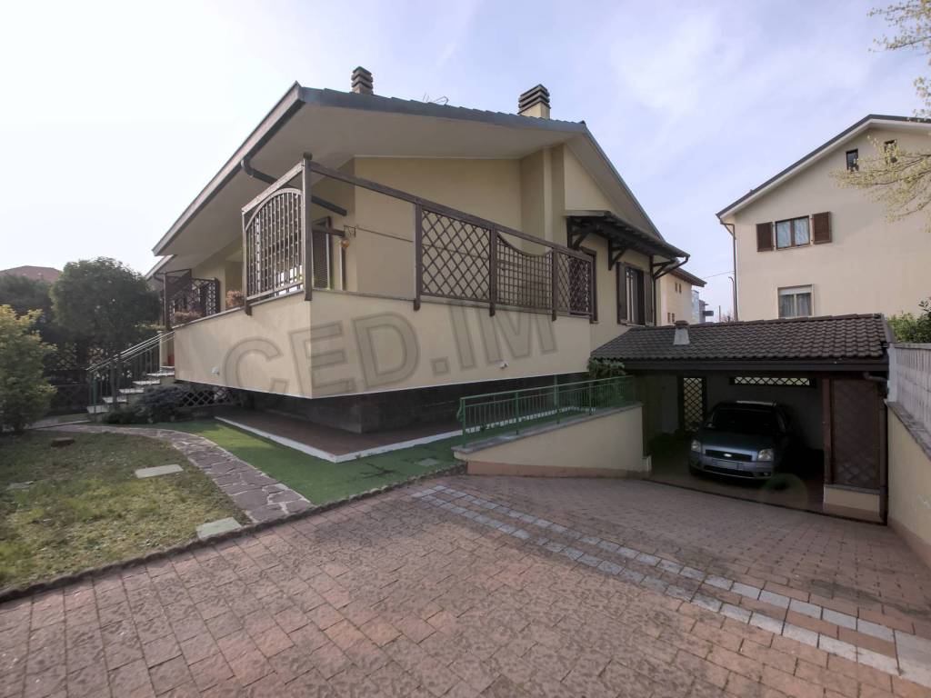 casa indipendente in vendita a Paderno Dugnano