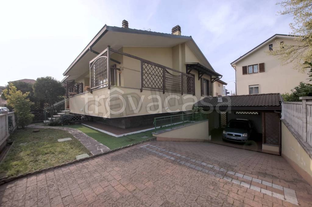 casa indipendente in vendita a Paderno Dugnano