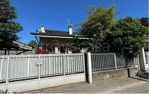 casa indipendente in vendita a Paderno Dugnano