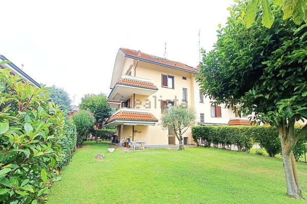 casa indipendente in vendita a Paderno Dugnano in zona Cassina Amata