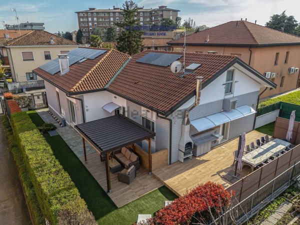 casa indipendente in vendita a Paderno Dugnano